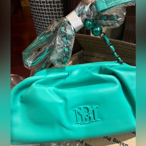 NWT- Badgley Mischka wrapped frame crossbody in green color- style 4147 - Picture 4 of 10